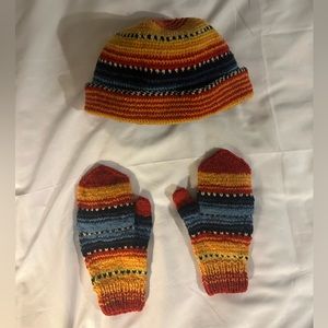 Artesania Inc made in Bolivia, Knit Wool Hat and convertible Mittens
